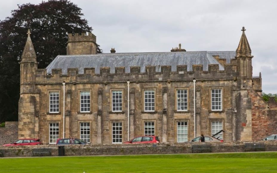 A Dean’s Palace