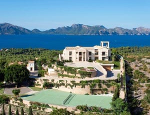 A maze-like mansion: Villa Cielo de Bonaire