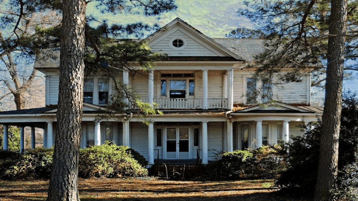 Bigging-Up a Bargain Mini Mansion