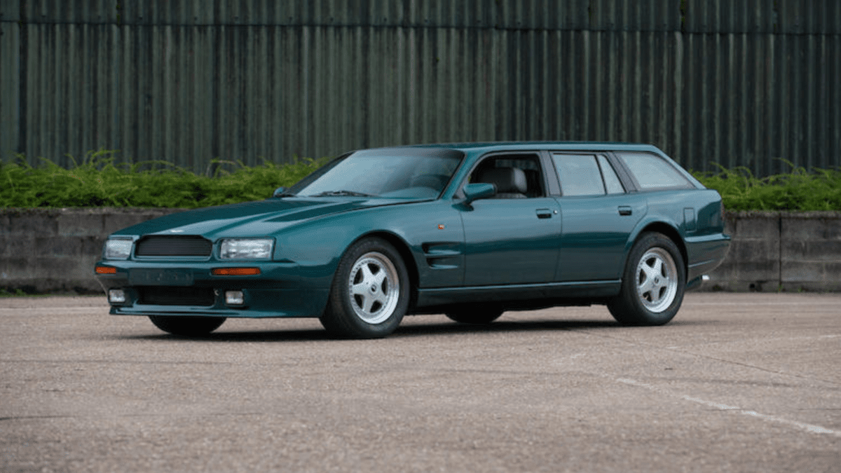 An ‘En Vacances’ Aston Martin